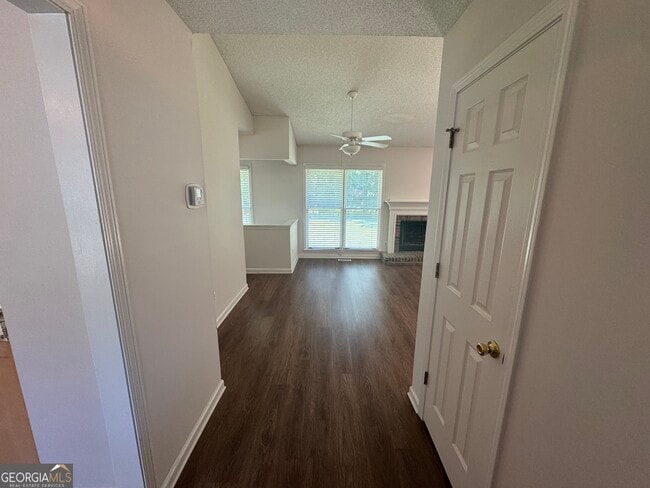 Building Photo - 207 Kentwood Dr