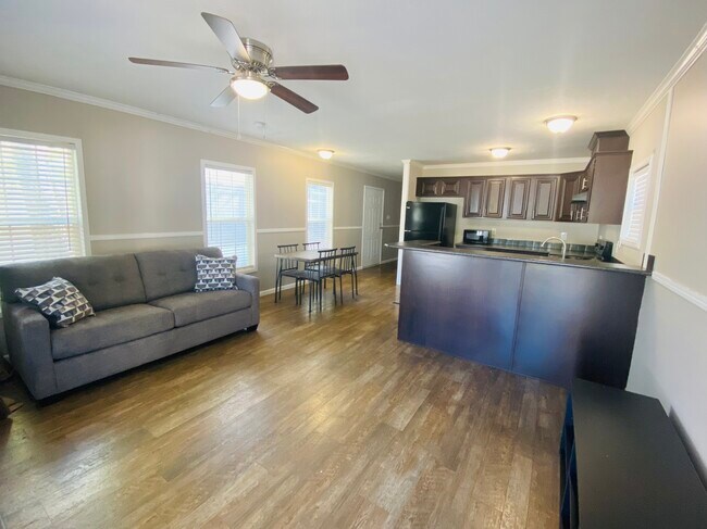 Foto del edificio - 7117 SW Archer Rd