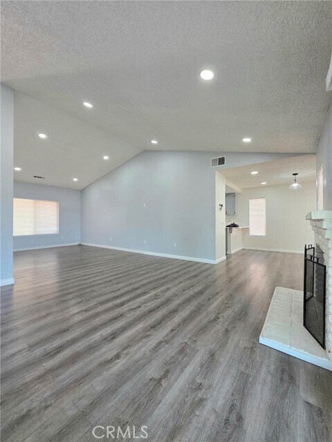Foto del edificio - 13568 Live Oak St