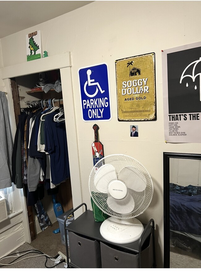 Building Photo - 309 S Willow St