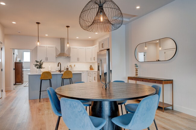 Building Photo - 605 E Bryant St