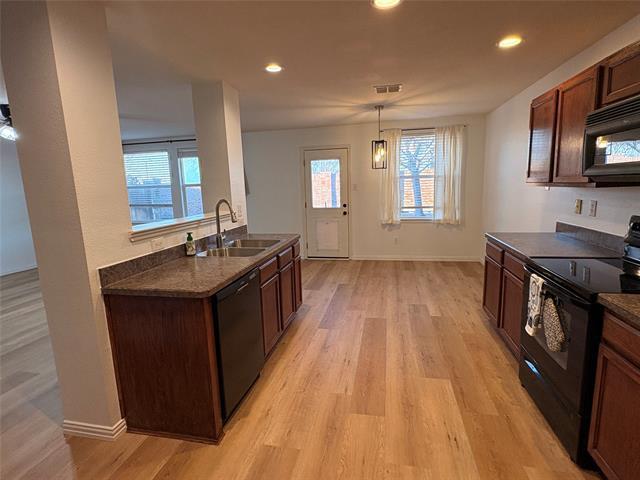 Foto del edificio - 10924 Rankin Dr