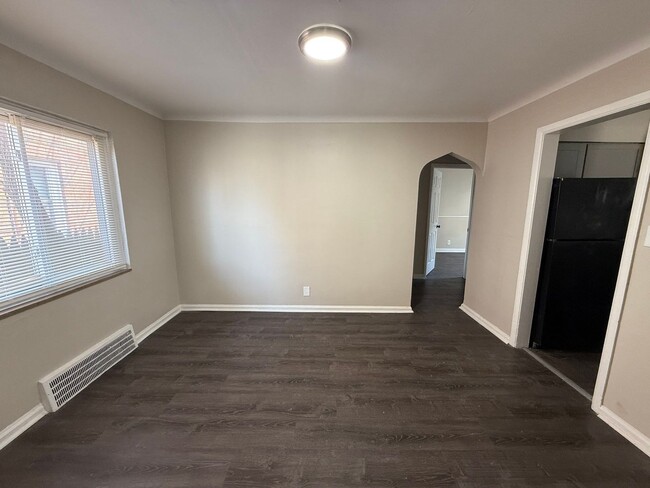 Foto del edificio - Renovated 3-Bedroom Home – We Welcome Sect...