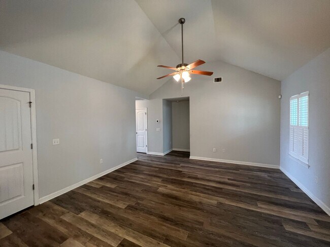 Foto del edificio - 148 Sandalwood Cir.