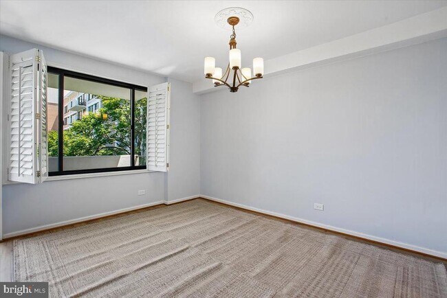 Foto del edificio - 4501 Arlington Blvd
