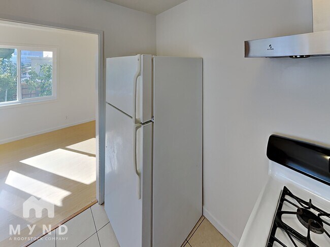 Building Photo - 122 Madrone Ave