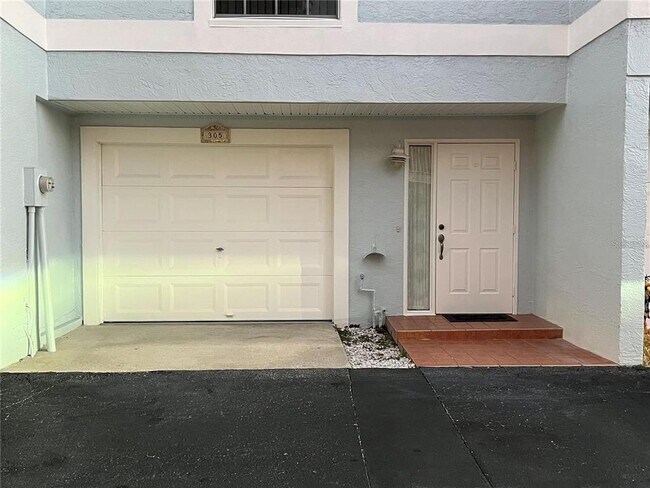 Building Photo - 751 Pinellas Bayway S