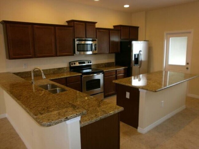 Building Photo - 11242 Savannah Landing Cir