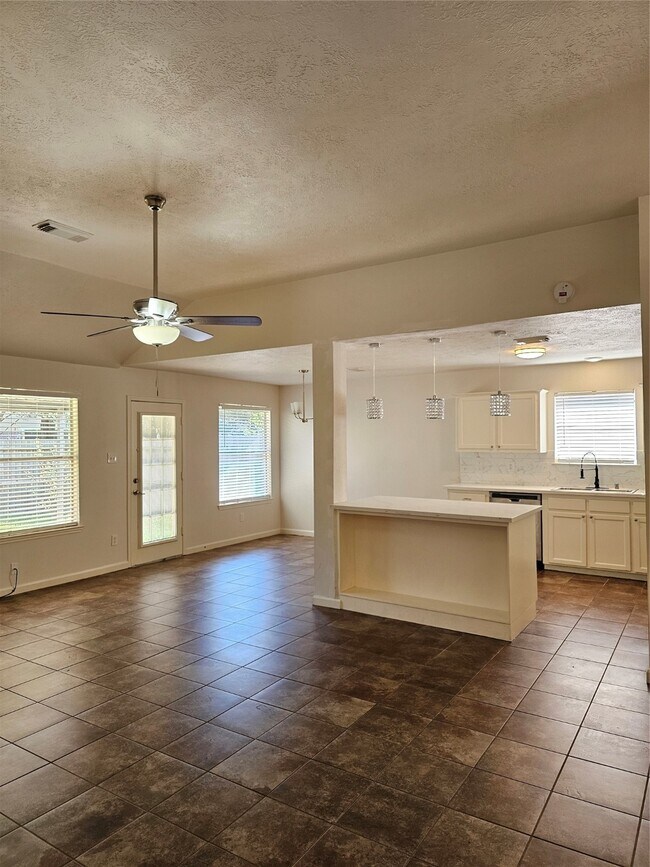 Foto del edificio - 16027 Cypress Trace Dr