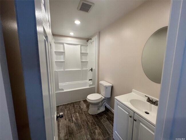 Foto del edificio - 634 Hoffman Ave