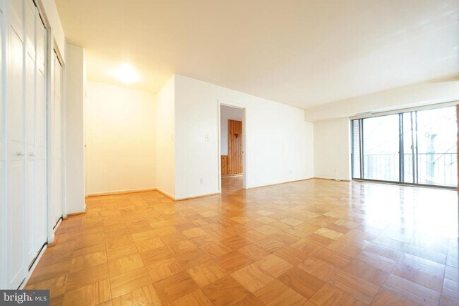 Building Photo - 7807 Dassett Ct