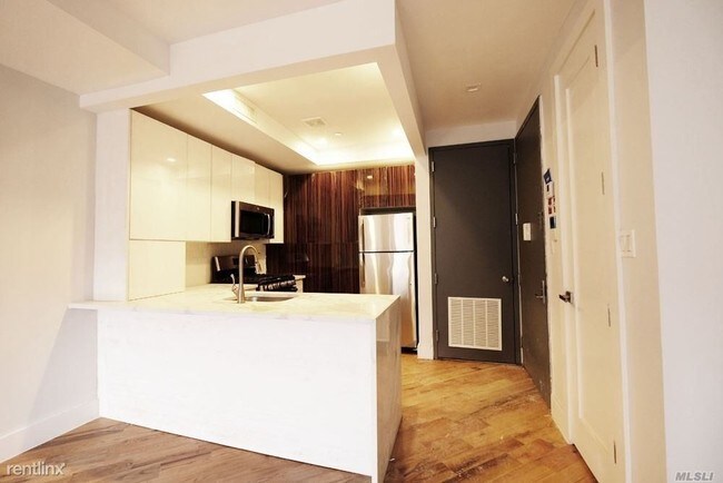 Building Photo - 1 br, 1 bath  - 1666 Dean St