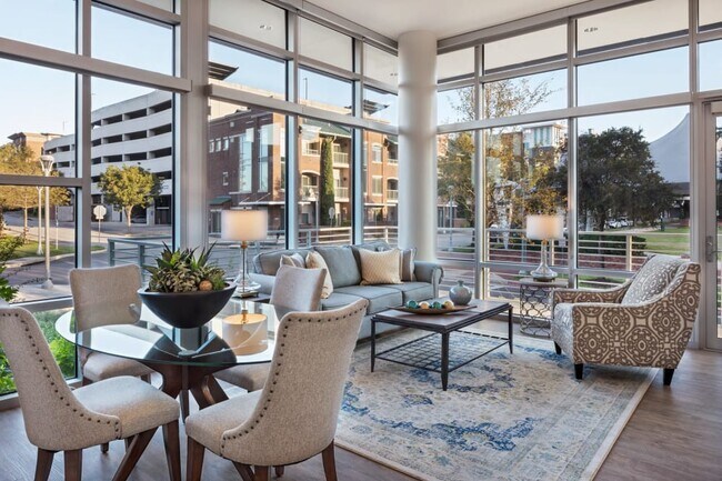 Foto del edificio - 4518 Triangle Ave