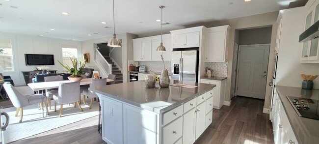 Foto del edificio - Gorgeous 4 Bedroom Model Home in the Cannery