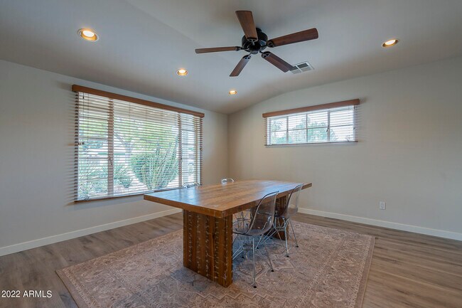 Foto del edificio - 6733 N 13th St