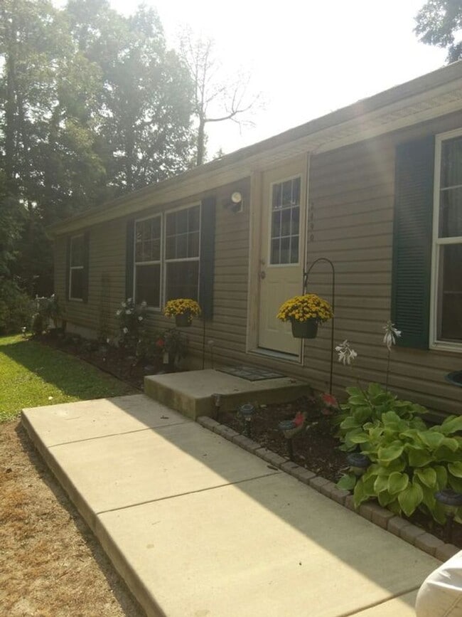 Building Photo - 2490 S Woodland Trail