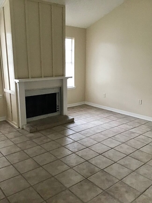 Photo - 2132 Gardere Lane Apartment