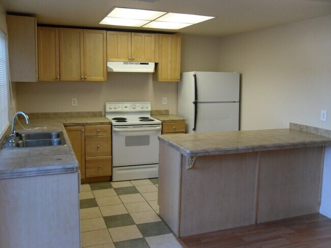 Foto del edificio - CONDO READY FOR MOVE IN!