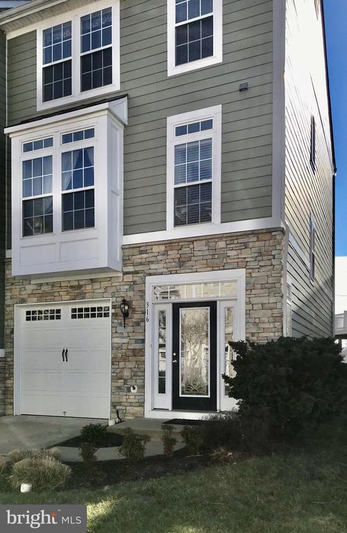 Building Photo - 316 Monroe Point Dr