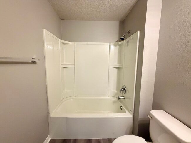 Building Photo - 687 Gila Dr
