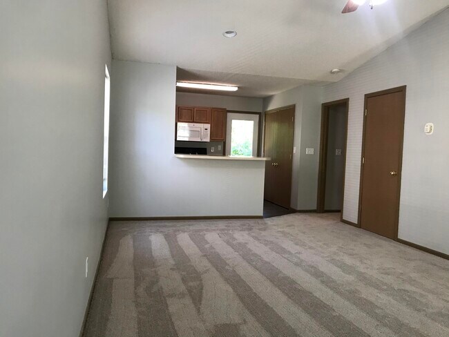 Building Photo - 2040 Old Plank Village Dr