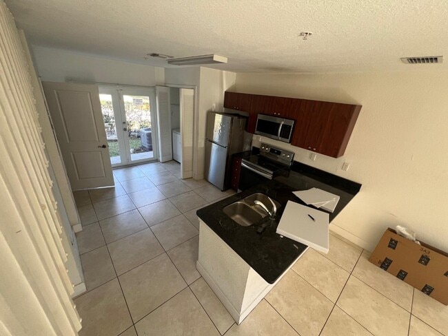 Foto del edificio - 875 SW 7th St