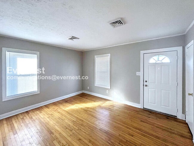 Foto del edificio - 2919 Creighton Rd