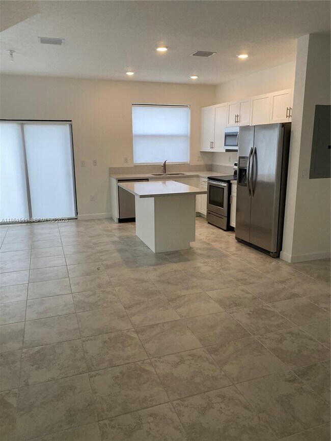 Foto del edificio - 316 NE 208th Terrace