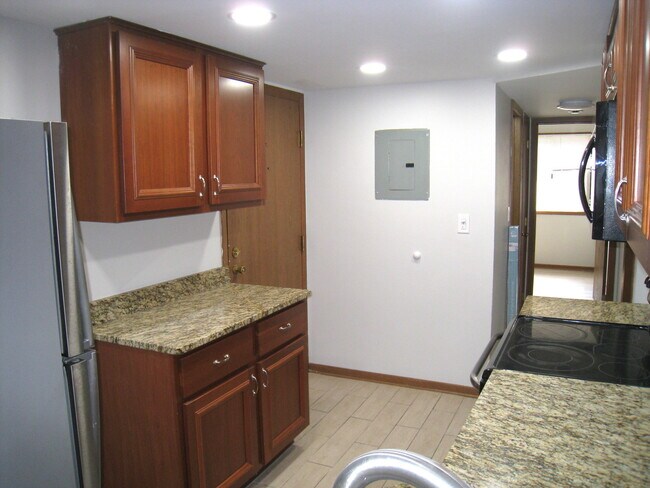 Foto del edificio - 1235 Harding Ave