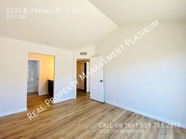 Building Photo - $1,695 Beautiful Remodeled 2 Bedroom Townh...
