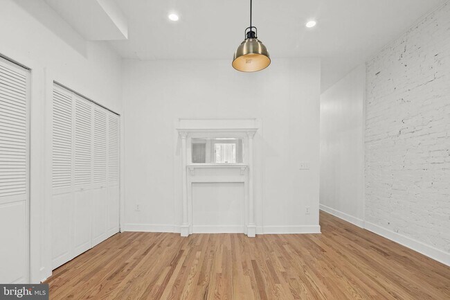 Building Photo - 3007 11th St NW