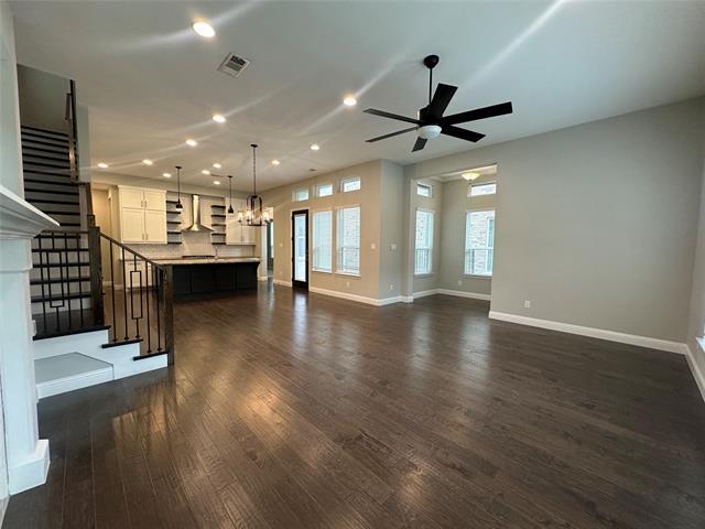Foto del edificio - 7105 Royal View Dr