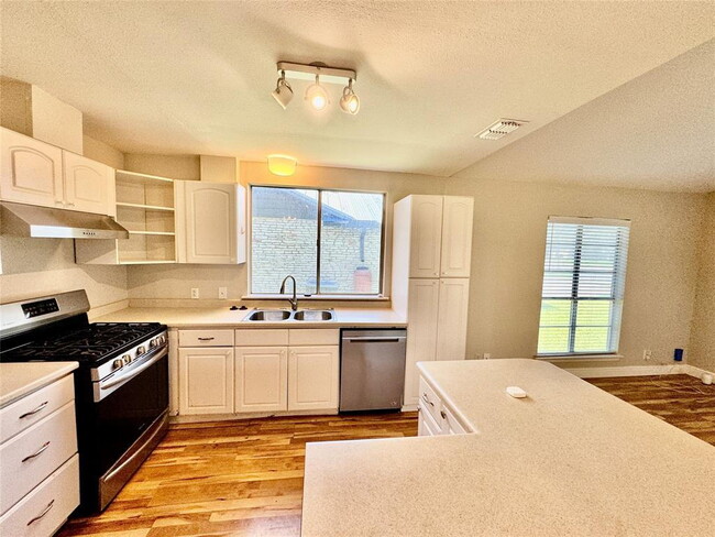 Foto del edificio - Charming Ranch Style Home Near Parmer Lane...