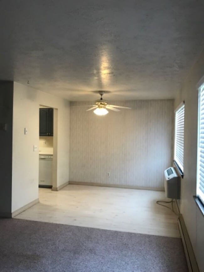 Foto del edificio - 787 Meadows Dr