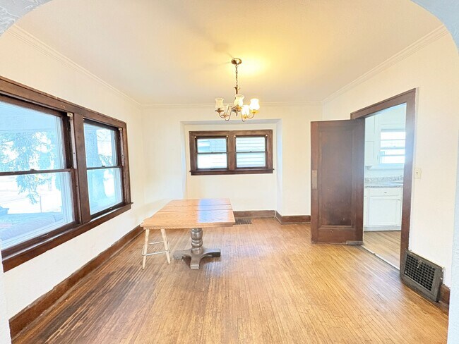 Foto del edificio - 1907 Oakwood Ave