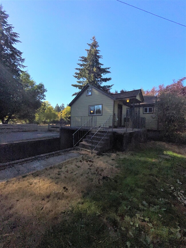 Building Photo - 2690 Erlands Point Rd NW