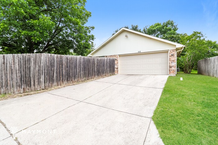 Building Photo - 510 Redwood Dr