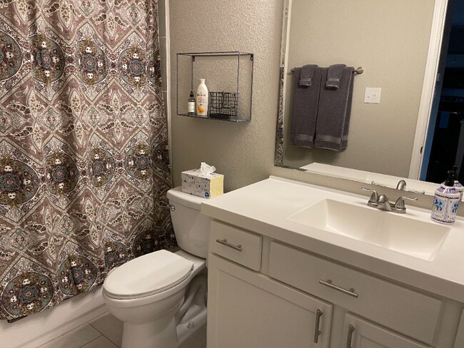 Building Photo - 495 Cimarron
