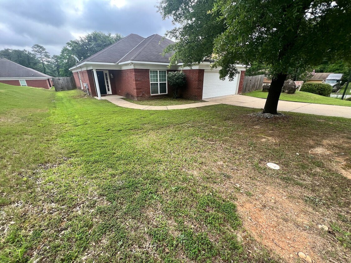 Primary Photo - Location, Community, Quality Living. It St...