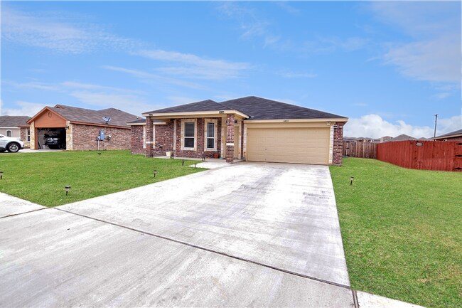 Building Photo - 6410 Angel Dr