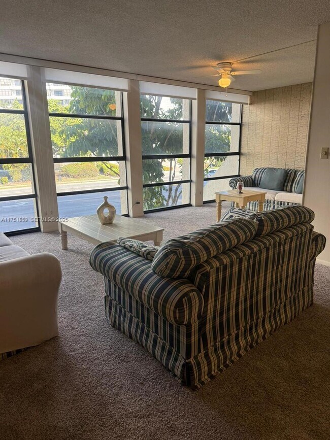 Foto del edificio - 501 Three Islands Boulevard