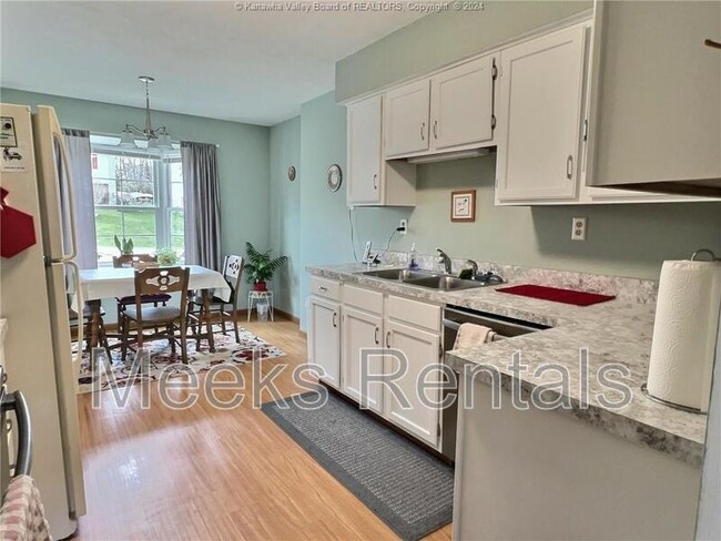 Building Photo - 14 Carriage Way