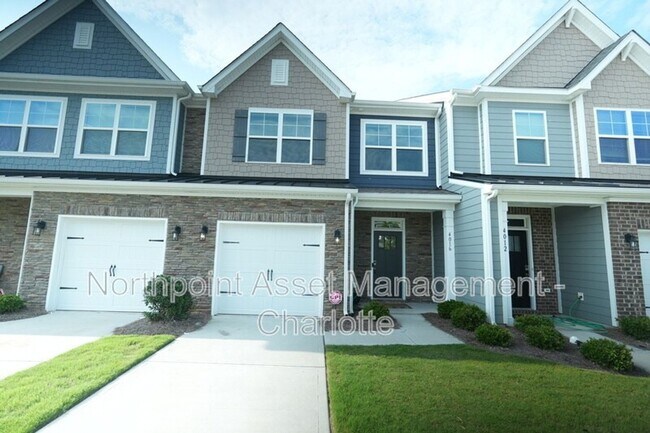 Foto del edificio - 4016 Rothwood Ln