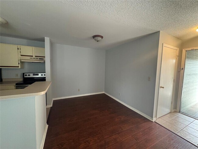 Foto del edificio - 6154 Westgate Dr