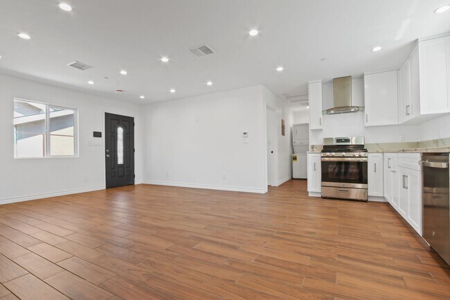 Building Photo - New Constuction Modern 2 Bed / 2 Bath ADU ...