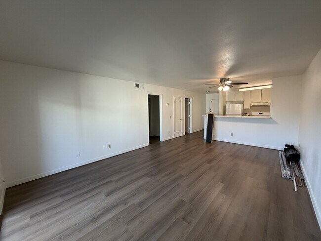 Foto del edificio - 310 N Jackson St