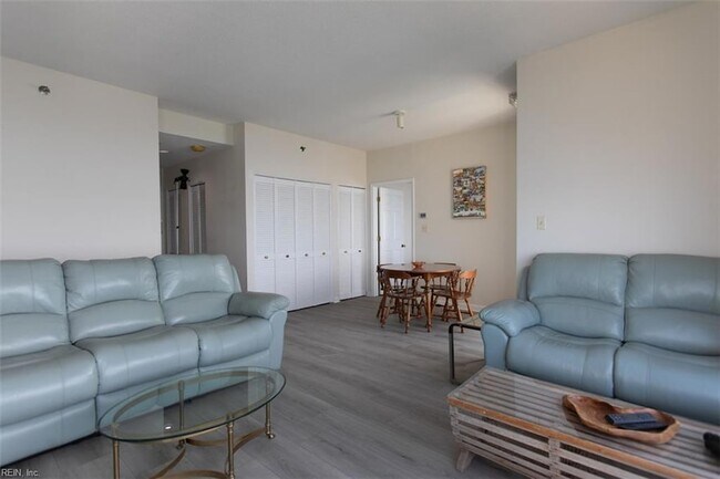 Foto del edificio - 7501 River Rd