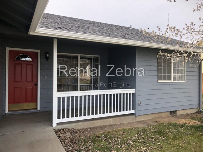 Building Photo - 2279 NE Cherry Loop