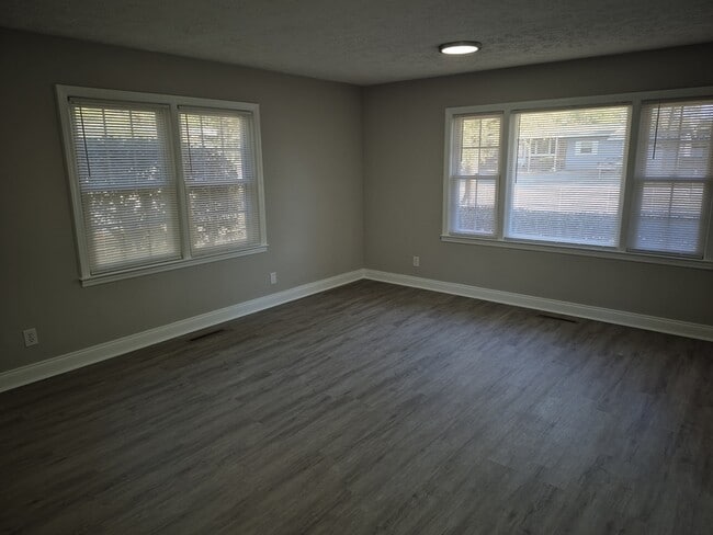 Building Photo - 1120 Wellons Dr