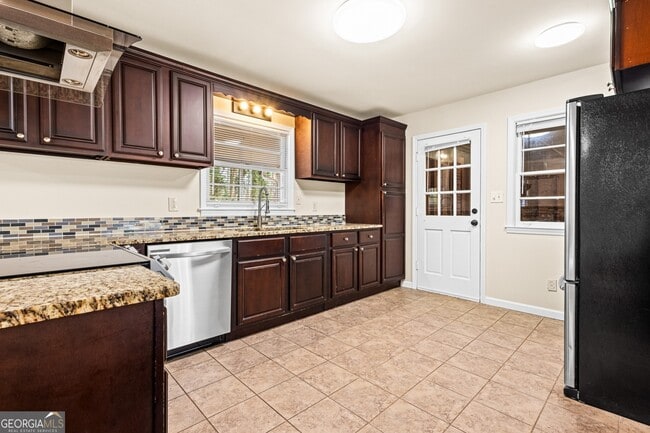 Foto del edificio - 816 Valley Creek Dr